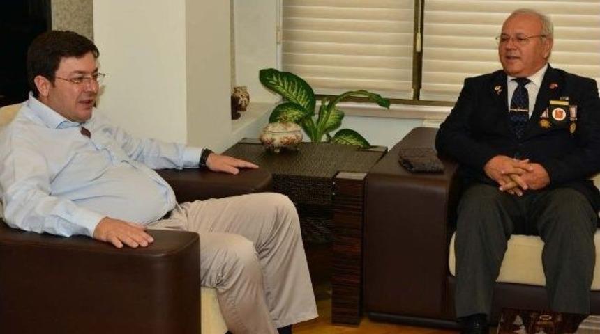 Muharip Gaziler Derneği Belediyeyi Ziyaret Etti