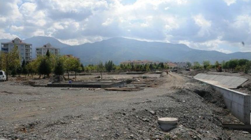 Manisa Kent Park Projesi Temeli Bekliyor