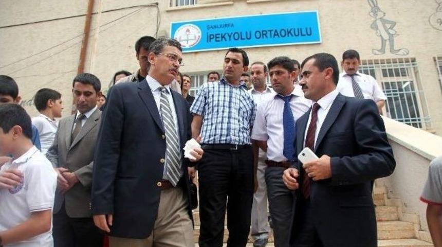 Vali G&uuml;ven&ccedil;, Okullarda İncelemelerde Bulunuyor