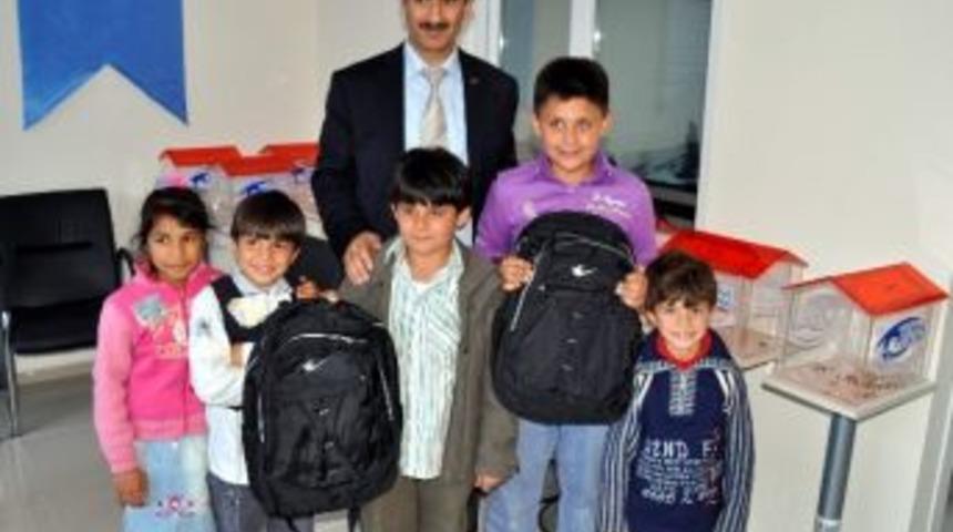 Kimse Yok Mu? Derneği&rsquo;nden 500 &Ouml;ğrenciye Yardım