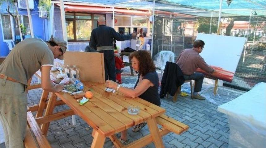 Yalova Bienali S&uuml;r&uuml;yor