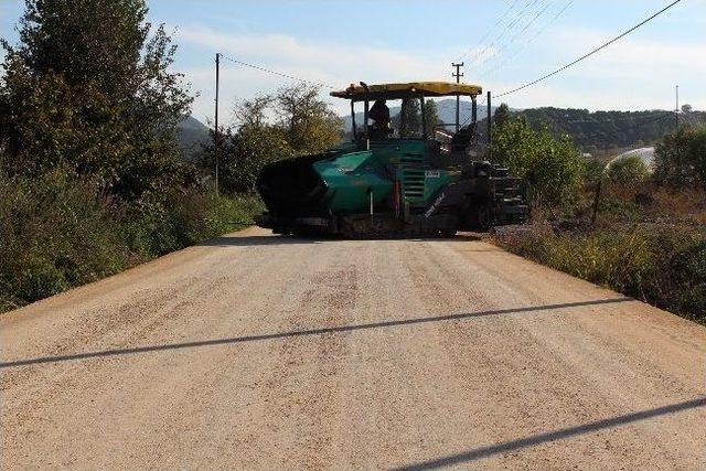 Yalova Beledıyesı&rsquo;nden Merkez K&ouml;y Yollarına 9 Bin Ton Asfalt 1