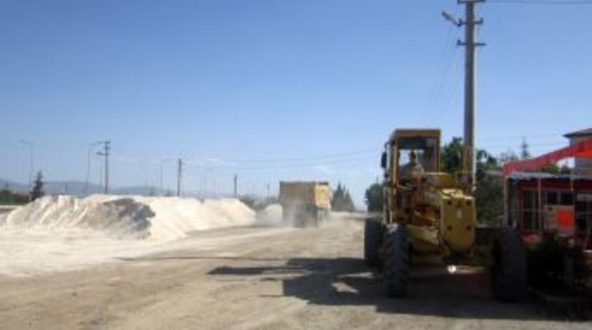 Ke&ccedil;iborlu'da Bozulan Yollar Asfaltlanıyor