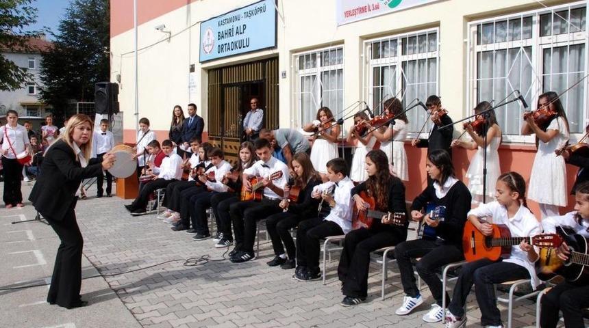 Taşk&ouml;pr&uuml;'de İlk&ouml;ğretim Haftası Kutlandı