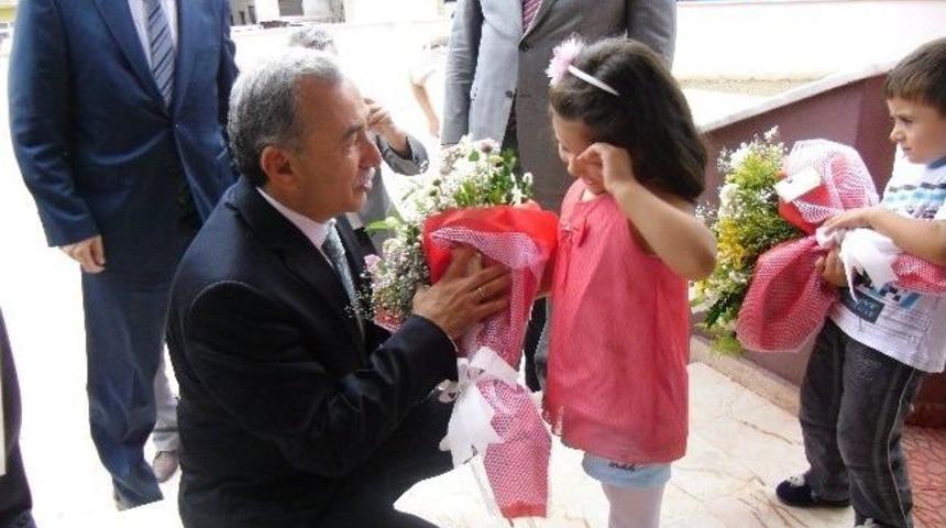 Vali Büyük Karapürçek’te İncelemelerde Bulundu