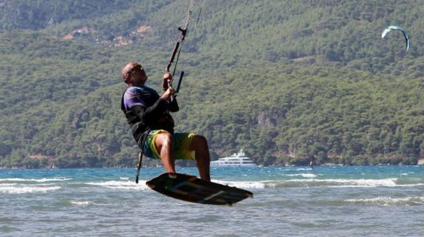 Kiteboard T&uuml;rkiye Şampiyonası G&ouml;kova'da Başladı