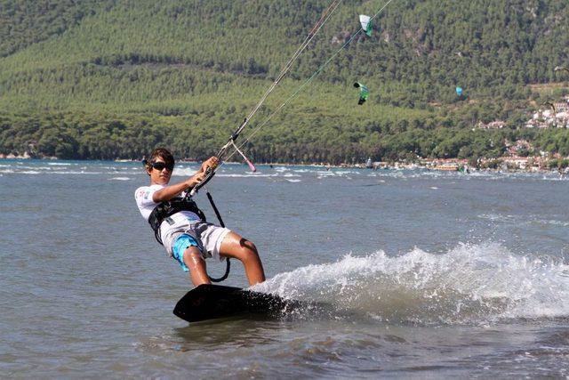 Kiteboard Türkiye Şampiyonası Gökova'da Başladı