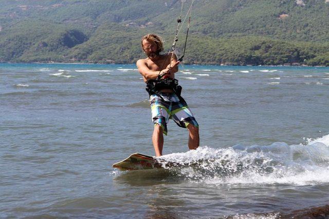 Kiteboard Türkiye Şampiyonası Gökova'da Başladı