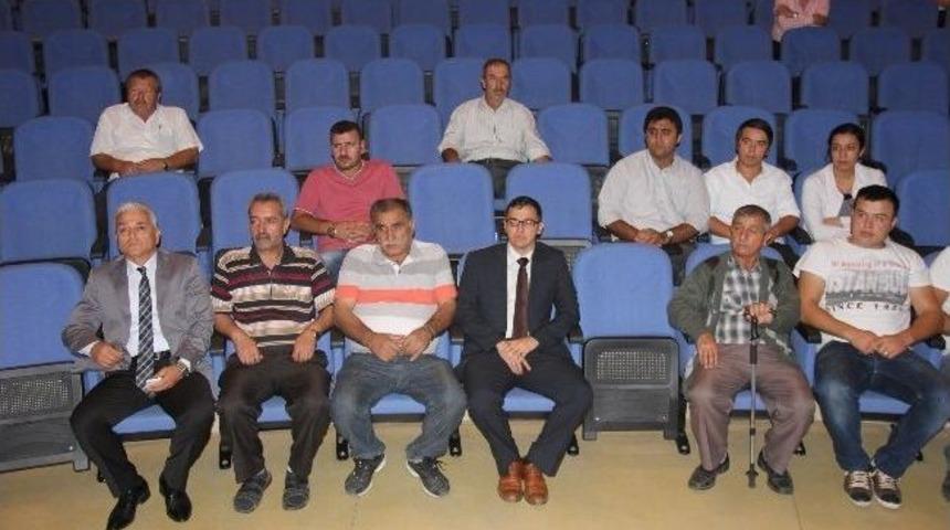 T&uuml;t&uuml;n Yasası Toplantısına &Ccedil;aycuma&rsquo;lı Esnaflar İlgi G&ouml;stermedi