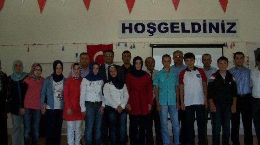 K&ouml;y Okulunun Başarılı &Ouml;ğrencilerine Altın