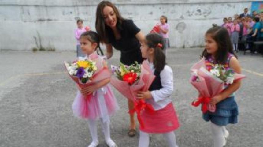 Alaplı'da ilk&ouml;ğretim haftası t&ouml;renle kutlandı