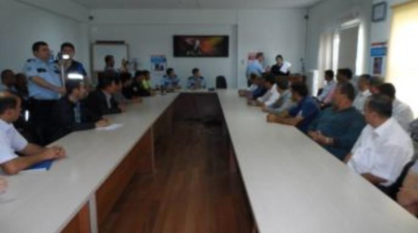 &Ouml;ğrenci servis s&uuml;r&uuml;c&uuml;lerine eğitim verildi