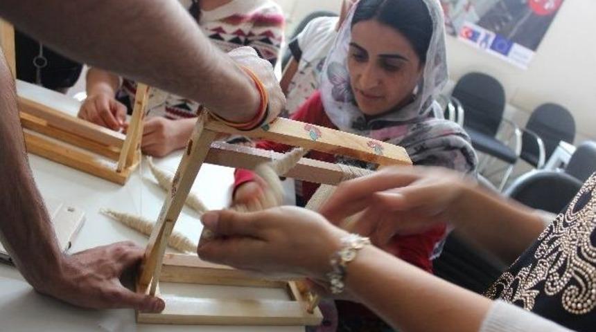 Hakkari&rsquo;de "Geleceği Dokuyoruz Projesi&rdquo; hayata ge&ccedil;irildi