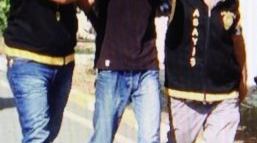 Hırsız G&uuml;venlik Kamerasında