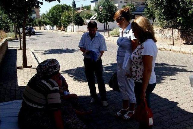 Aydın Yaşlı Çınarlarını Evlerinde Ziyaret Ediyor