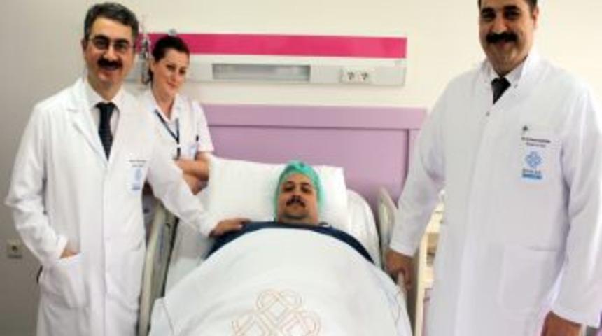 Kendi Hastanesinde Bı&ccedil;ak Altına Yattı