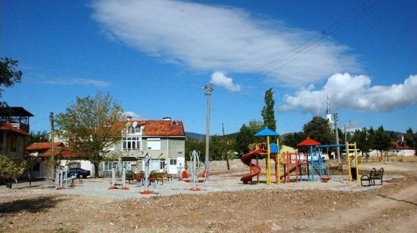Gediz'de Kızıltepe Mahallesine Yeni Yaşam Parkı