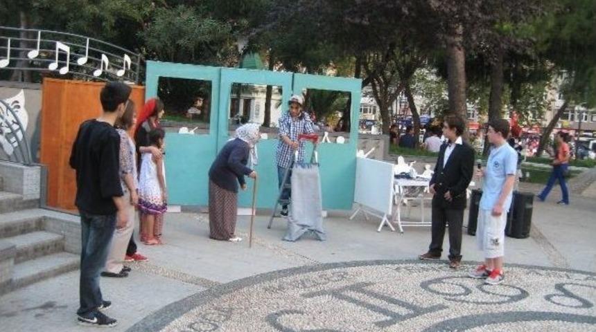 &Ouml;ğrencilerin Canlı Performansı Alkış Aldı
