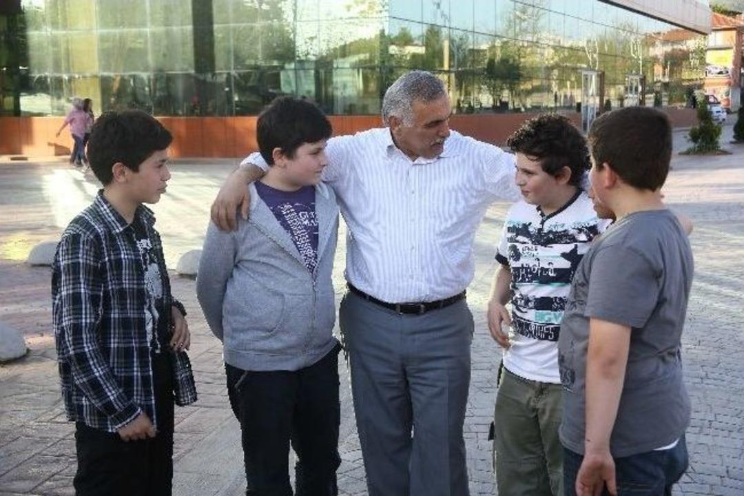 Gen&ccedil;liğin Yeni Adresi, Hgm