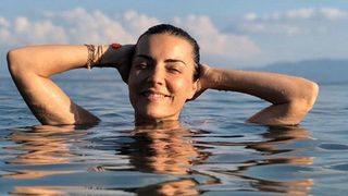 Burcu Kara telefonun su geçirmediğini öğrenince