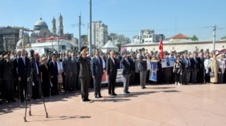 Taksim&rsquo;de &lsquo;Gaziler G&uuml;n&uuml;&rsquo; Coşkusu