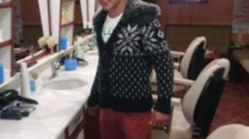 V&uuml;cuduna Cam Par&ccedil;aları Batan Gen&ccedil; Hayatını Kaybetti