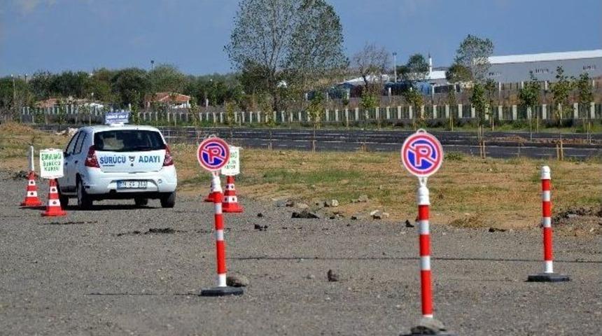 Tekirdağ'da S&uuml;r&uuml;c&uuml; Adayları &Ccedil;ok Sıkı &Ccedil;alışıyor