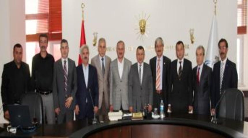 Bayraklı Kaymakamlığı'na Atanan Adem Arslan Meclis &Uuml;yeleri Ile Vedalaştı