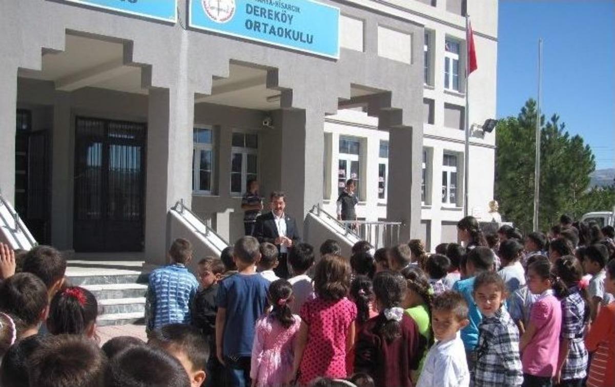 Belediye Başkanı Akbulut'tan &Ouml;ğrencilere Kırtasiye Yardımı