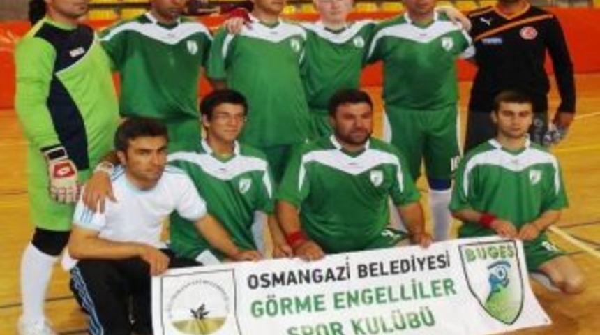 Buges&rsquo;te Şampiyonluk Şarkıları S&ouml;yleniyor