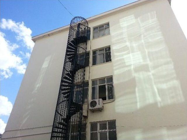 Selçuk ta Cam Paniği Yaşandı 2