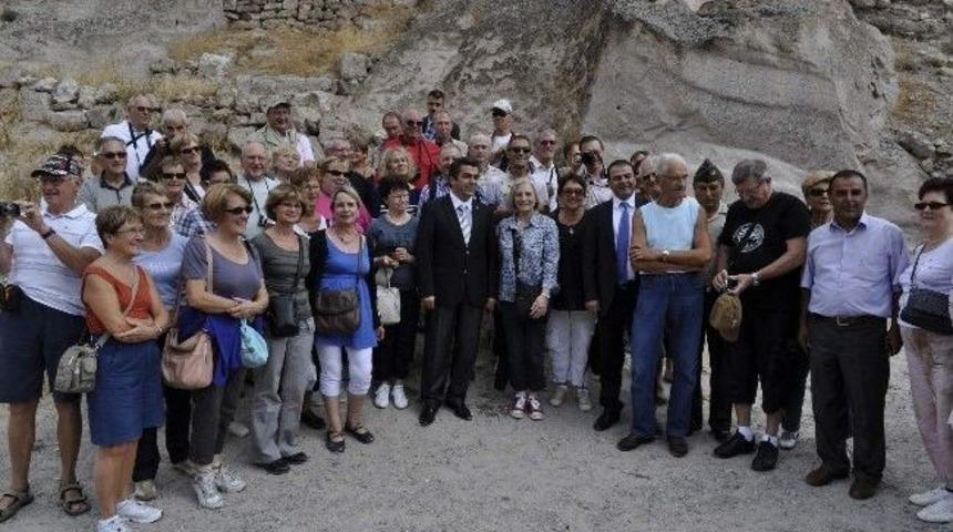 Vali Orhan D&uuml;zg&uuml;n&rsquo;e Turist İlgisi