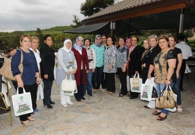 Ak Partili Kadınlar Şehitkamil Belediyesi’nin Hizmetlerini Gezdi