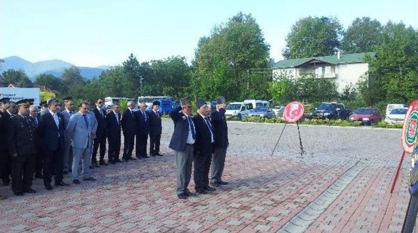 Sapanca'da Gaziler G&uuml;n&uuml; Kutlandı