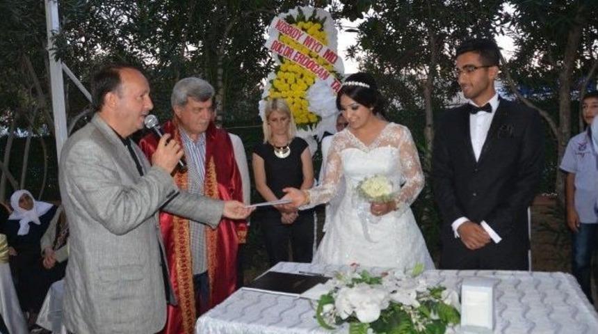 Ak Kartepe'nin Sılam'ı Evlendi
