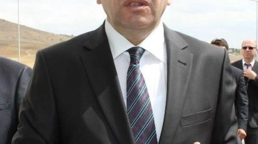Başkan Tiryaki, Basın Mensuplarına Kurban Kesim Alanını Gezdirdi