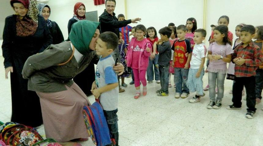 Yeni İklim Hanımlar Derneği'nden &Ouml;ğrencilere Kırtasiye Yardımı