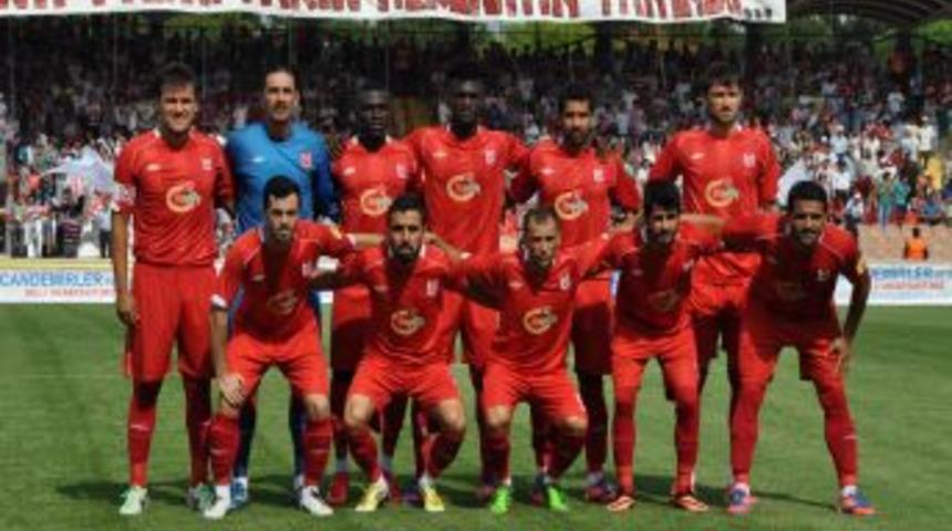 Balıkesirspor PTT 1. Lig'in Ilk Yılında G&ouml;z Kamaştırıyor
