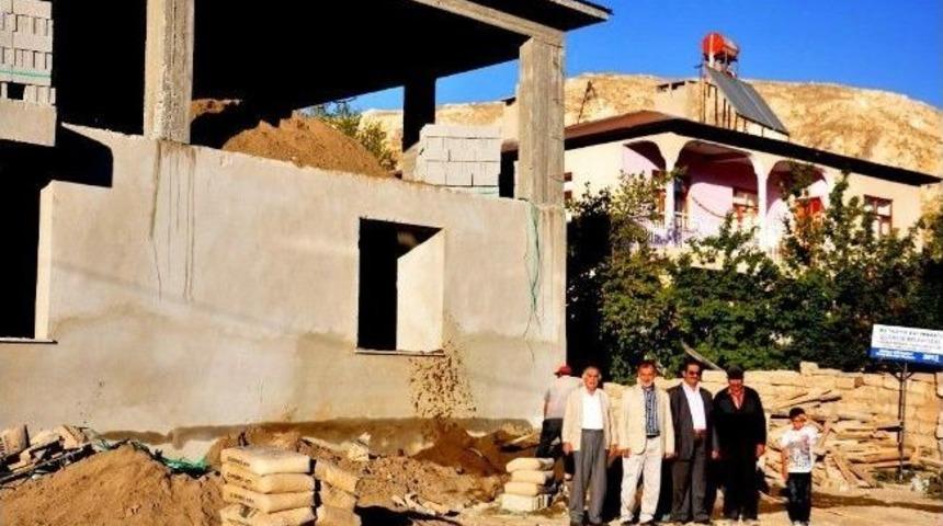 Erciş Belediyesi Mahallelere Cami Ve Taziye Evi Yapıyor