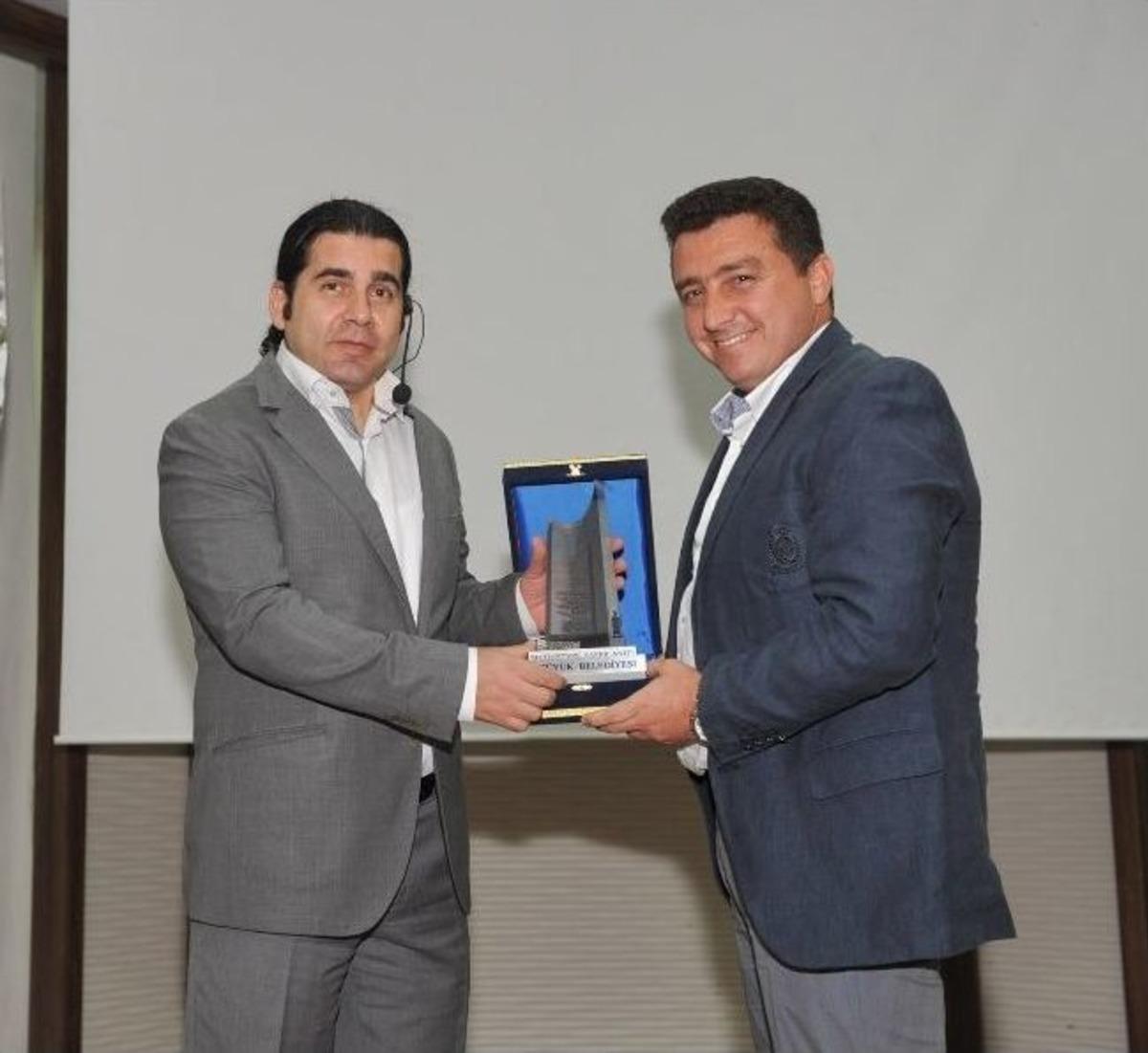 Boz&uuml;y&uuml;k'te &ldquo;farkında Mısınız&rdquo; Eğitim Ve Motivasyon Semineri