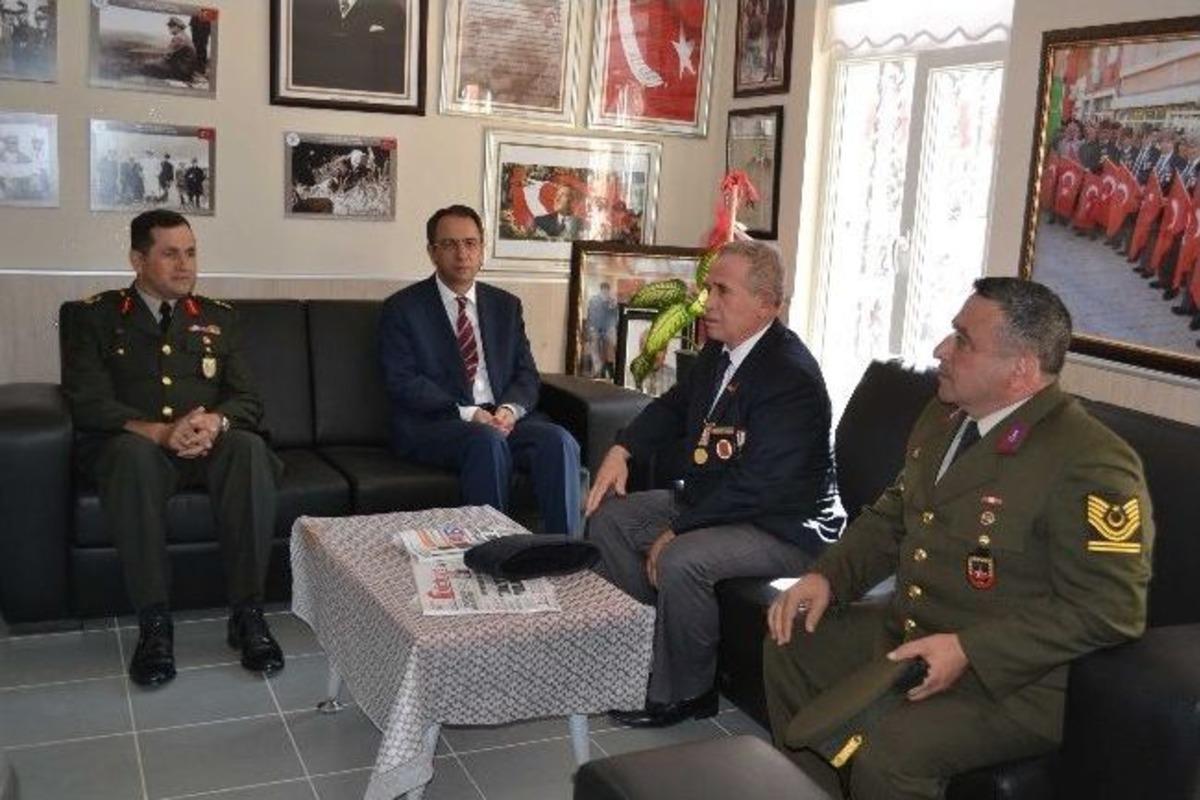Gaziler G&uuml;n&uuml; T&ouml;renle Kutlandı