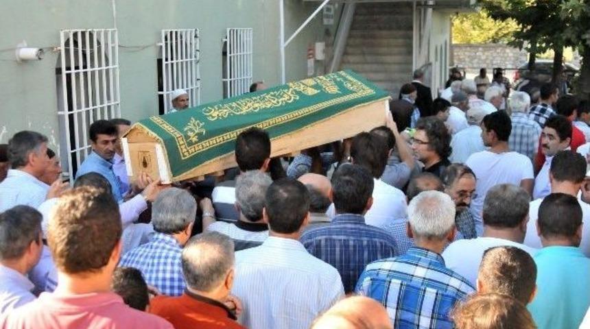Tramvayın Altında Kalan &Ccedil;ocuk Toprağa Verildi