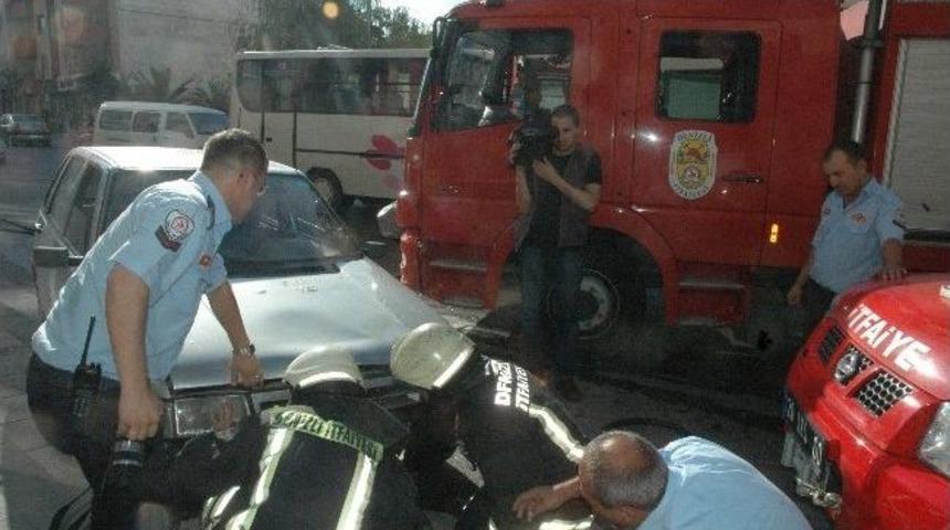 Yanan Aracı Polis S&ouml;nd&uuml;rd&uuml;