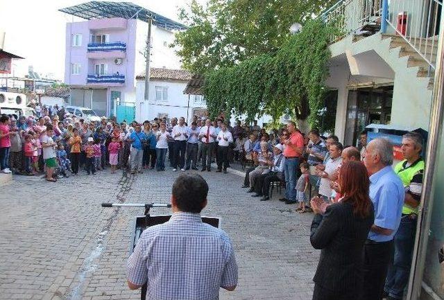Aydın Belediyesi İki K&ouml;ye Bayrak Direği Diktirdi 2