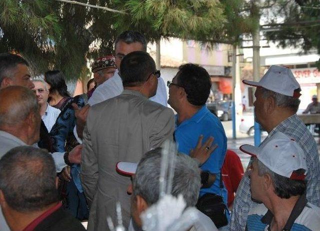 Aydın Belediyesi İki K&ouml;ye Bayrak Direği Diktirdi 3