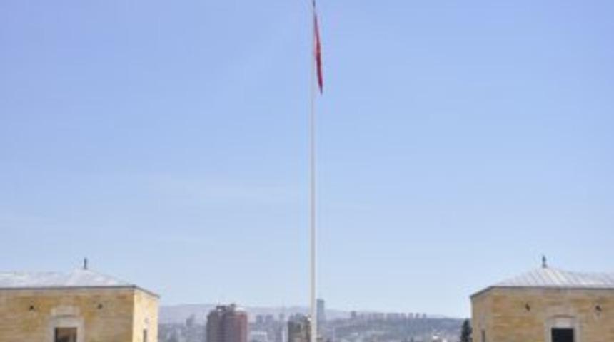 Genelkurmay: Anıtkabir Bayrak Direği Meteorolojik Etkilerden Zarar G&ouml;rd&uuml;