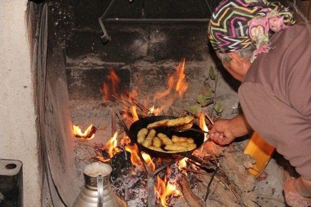 Sarıgöl’ün Olmazsa Olması; Kabak Köftesi