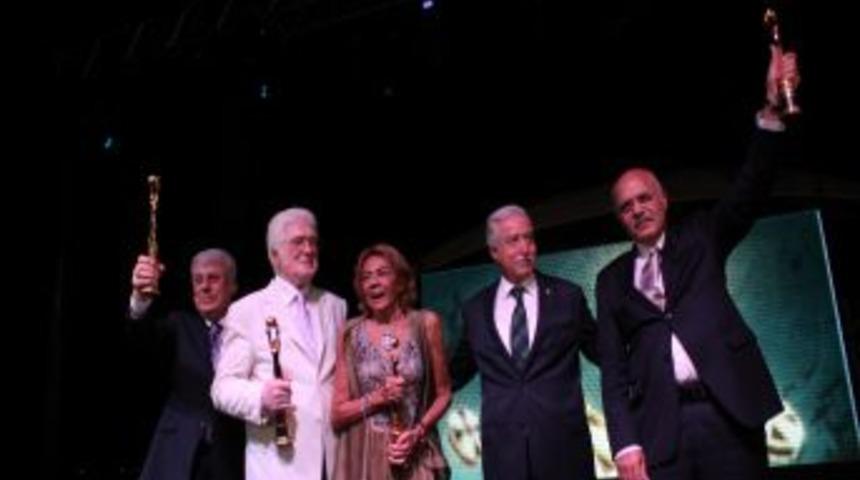 Sinemanın Usta Oyuncularına Altın Koza Yaşam Boyu Onur &Ouml;d&uuml;l&uuml;