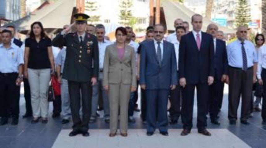 Gaziler g&uuml;n&uuml; t&ouml;renle kutlandı