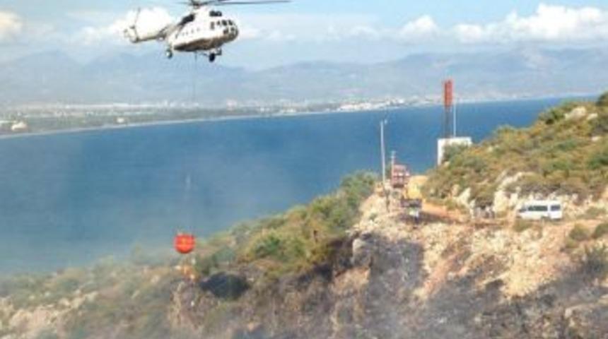 Finike'de makilik alan yangını